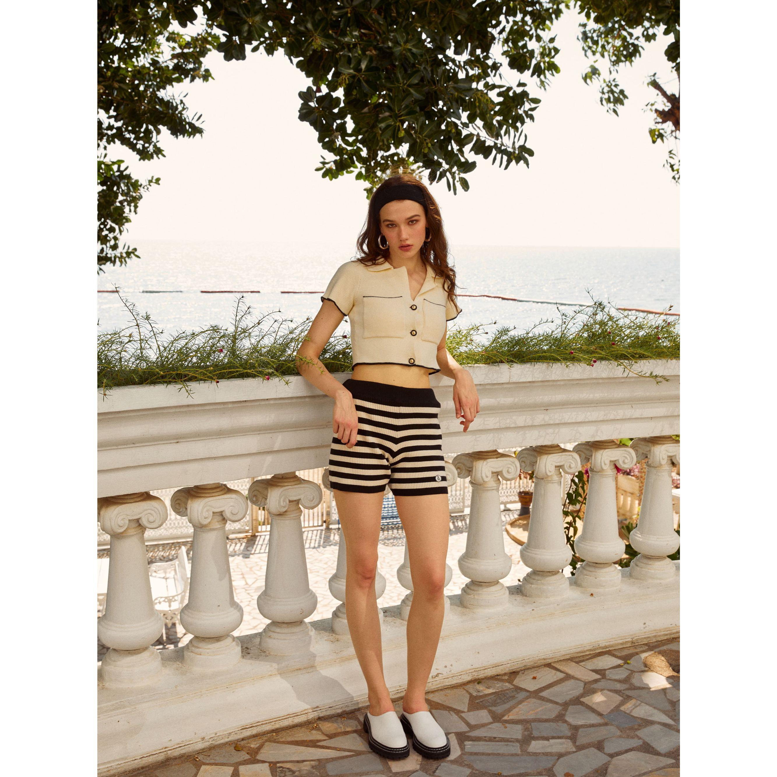 DAILY SQUAD - Joli Knit Top กระดุม D