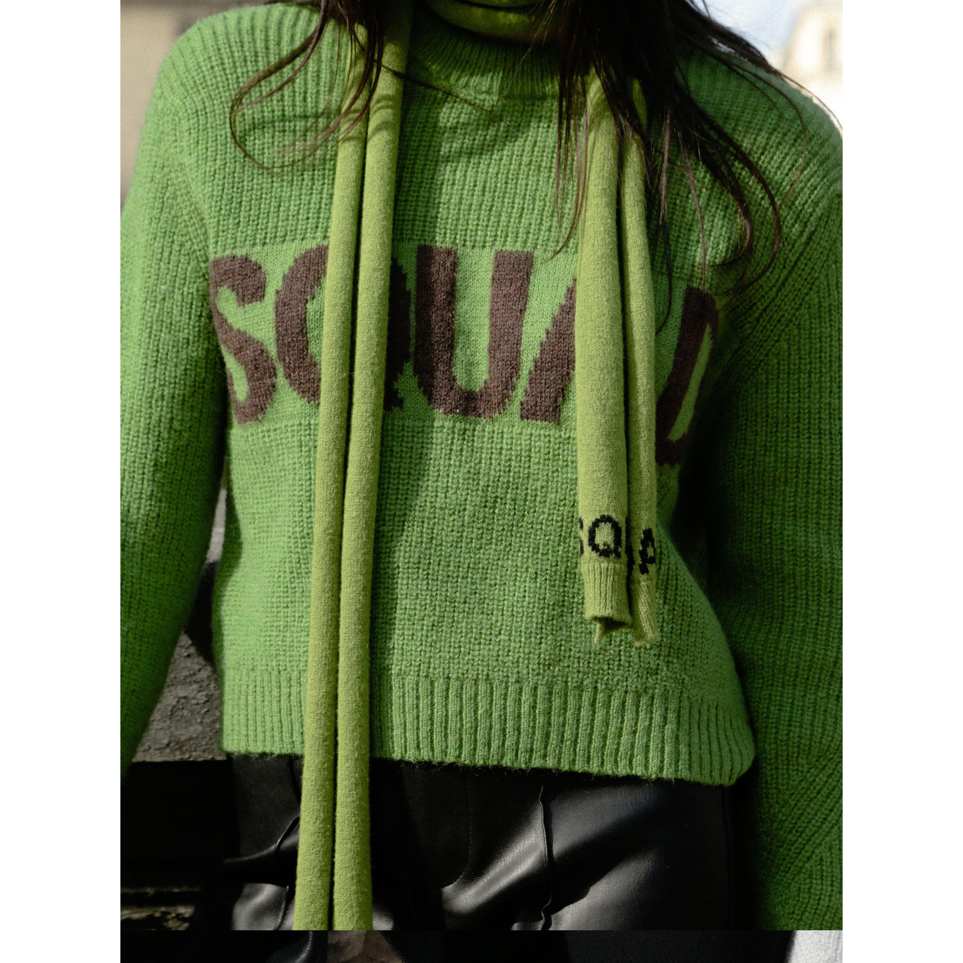 SQUAD SWEATER